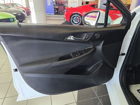 Used 2018 Chevrolet Cruze LT image 8