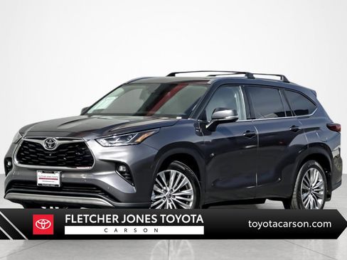 Used 2021 Toyota Highlander Platinum image 1