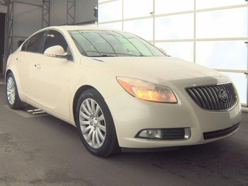 Used 2013 Buick Regal Premium image 3