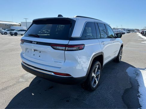 Used 2025 Jeep Grand Cherokee Limited image 9