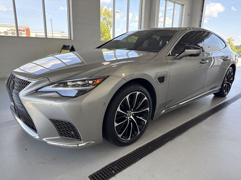 Used 2023 Lexus LS 500h AWD w/ Luxury Package image 6