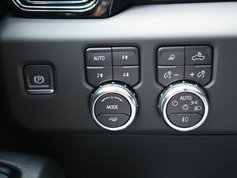 Used 2024 GMC Sierra 1500 AT4 w/ AT4 Premium Package AWD/4WD image 40