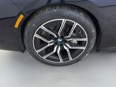 Used 2023 BMW 760i xDrive w/ Executive Package image 22