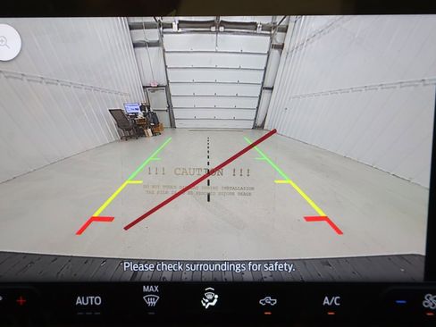 New 2025 Ford Maverick XL image 18