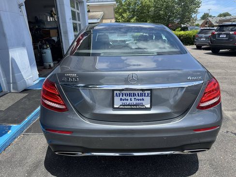 Used 2017 Mercedes-Benz E 300 4MATIC image 9