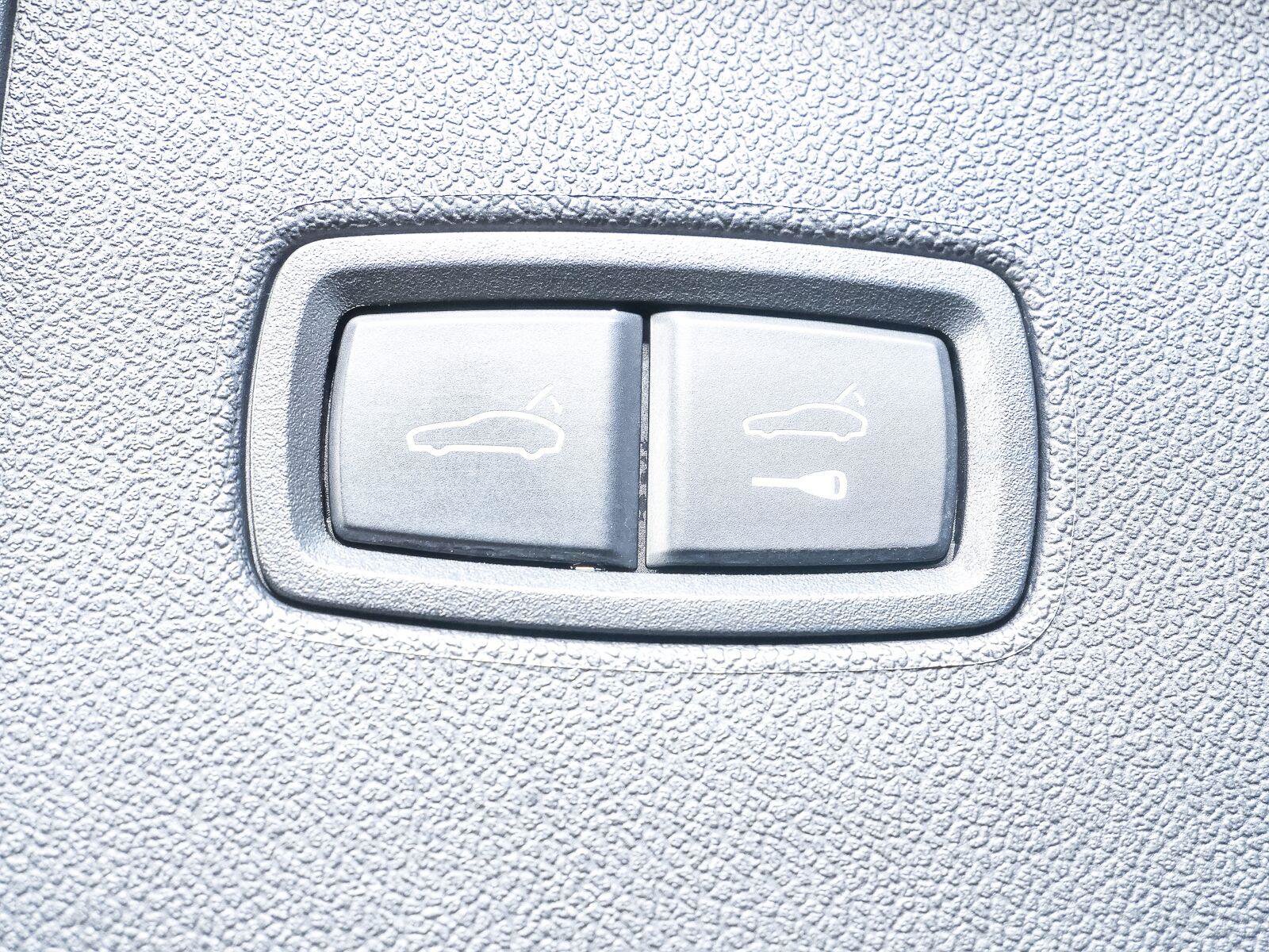 Used 2023 Porsche Cayenne Platinum Edition AWD/4WD image 33