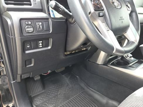 Used 2019 Toyota 4Runner SR5 AWD/4WD image 31