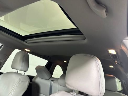 Used 2015 Toyota Highlander XLE image 12