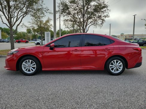 Used 2025 Toyota Camry LE w/ Convenience Package image 9