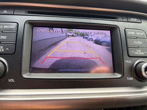 Used 2016 Kia Optima LX FWD image 10