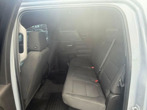 Used 2021 Chevrolet Silverado 1500 Custom RWD image 9