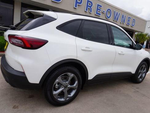 Certified 2025 Ford Escape ST-Line w/ Tech Pack #1 FWD image 6