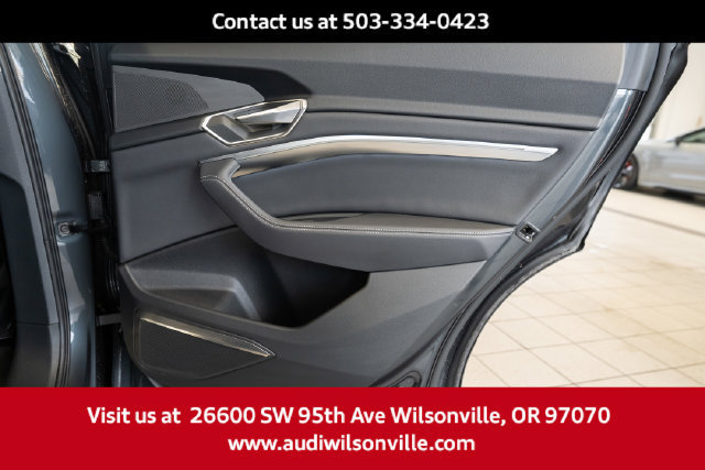 Used 2024 Audi Q8 e-tron Premium Plus AWD/4WD image 31