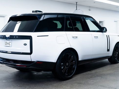 Used 2022 Land Rover Range Rover SE image 6