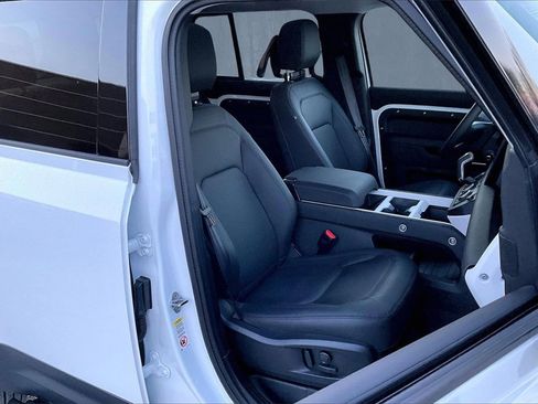 Used 2025 Land Rover Defender 110 S image 28