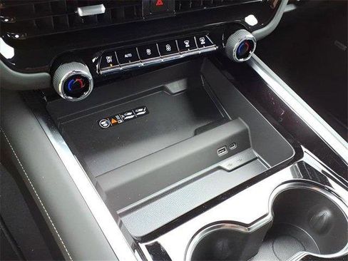 New 2025 Chevrolet Tahoe Premier image 15