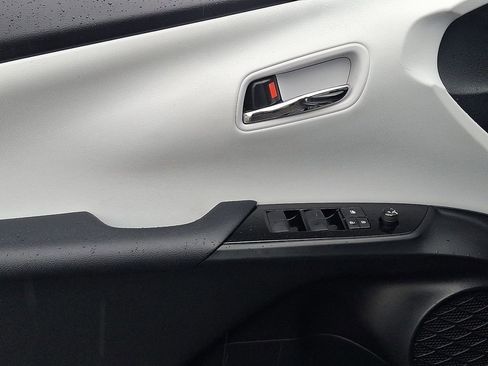 Used 2021 Toyota Prius Prime LE image 13