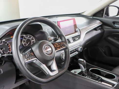 Used 2024 Nissan Altima 2.5 SV image 22