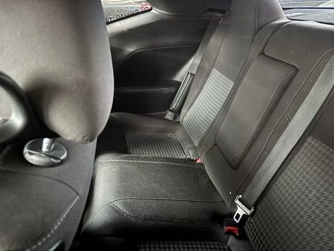 Used 2016 Dodge Challenger R/T w/ Driver Convenience Group RWD image 10