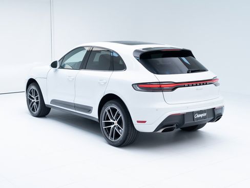 Certified 2025 Porsche Macan image 3