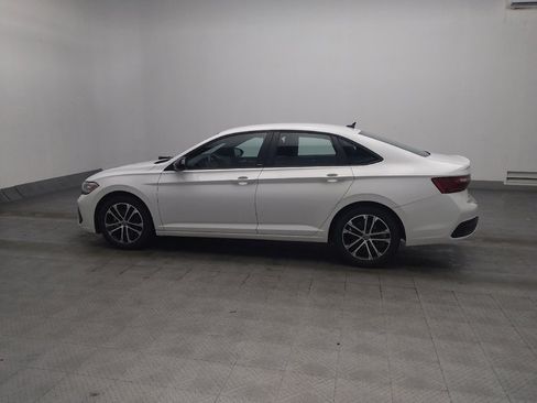 Used 2024 Volkswagen Jetta Sport FWD image 3