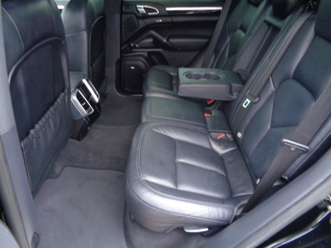 Used 2016 Porsche Cayenne AWD/4WD image 23