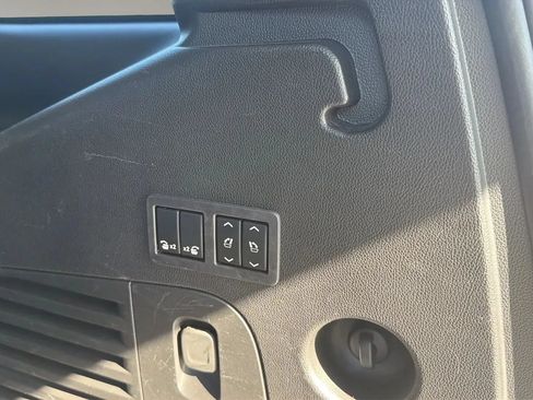 Used 2018 Chevrolet Tahoe Premier RWD image 28