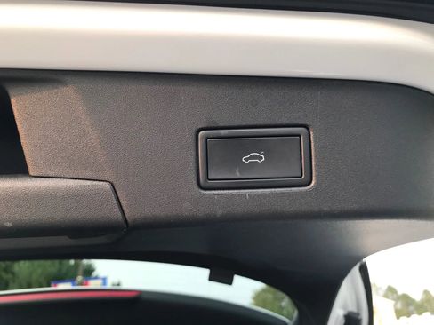 Used 2021 Volkswagen ID.4 Pro S w/ ID.4 Protection Package (IPT) image 85