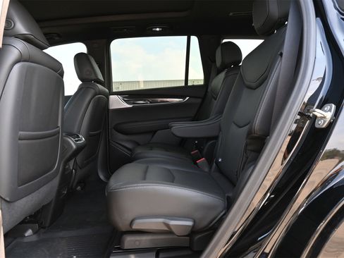 Used 2025 Cadillac XT6 Sport w/ LPO, Floor Liner Package image 19