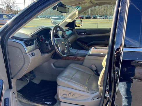 Used 2017 Chevrolet Suburban Premier image 14
