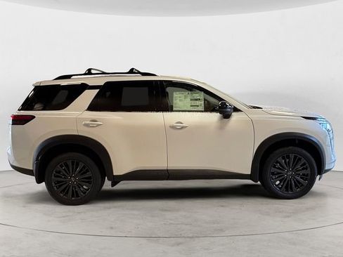 New 2026 Nissan Pathfinder SL w/ SL Premium Package image 6
