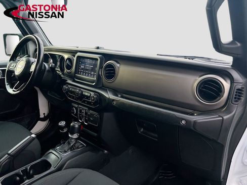 Used 2021 Jeep Gladiator Sport image 38