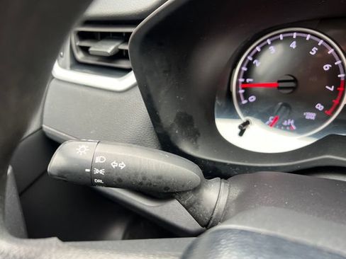 Used 2021 Toyota RAV4 LE image 28