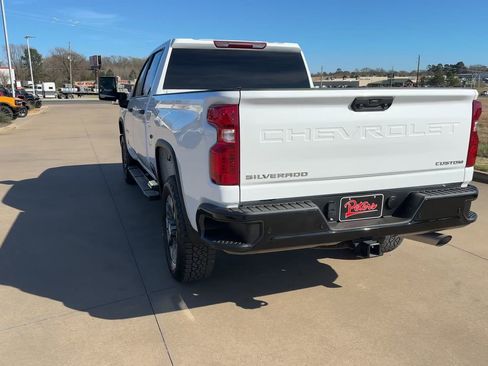 Used 2024 Chevrolet Silverado 2500 Custom w/ Custom Value Package image 6