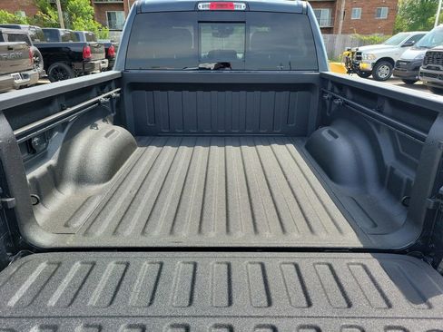New 2026 RAM 1500 4x4 Crew Cab image 7