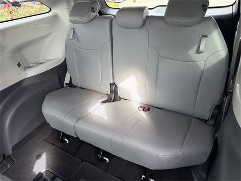Certified 2024 Toyota Sienna XLE image 23