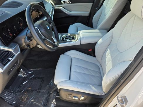 Certified 2024 BMW X5 sDrive40i w/ Premium Package RWD image 8