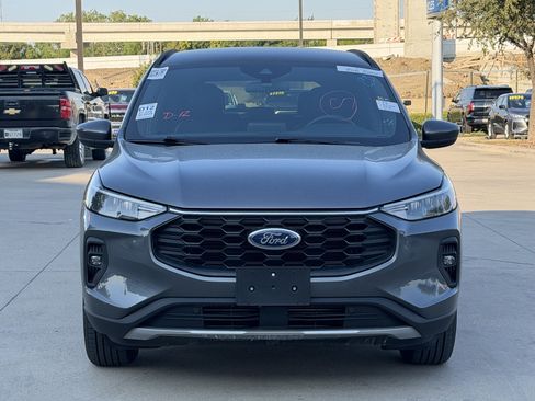 Used 2025 Ford Escape ST-Line Select AWD/4WD image 8