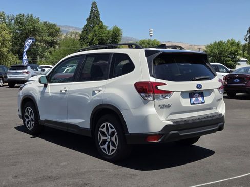 Used 2024 Subaru Forester Premium AWD/4WD image 7