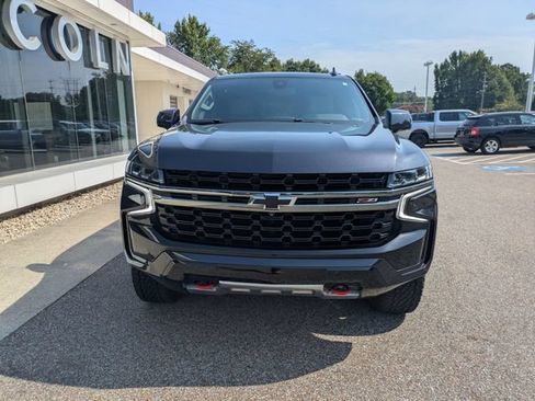 Used 2022 Chevrolet Tahoe Z71 w/ Luxury Package AWD/4WD image 11