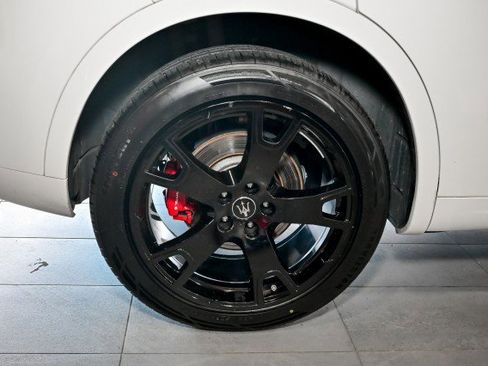 Used 2022 Maserati Levante GT image 42