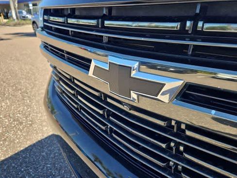Used 2021 Chevrolet Tahoe RST w/ Luxury Package AWD/4WD image 12