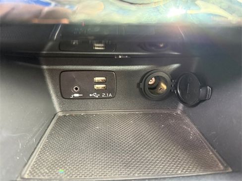 Used 2022 Subaru Forester Limited w/ Popular Package #2 image 11