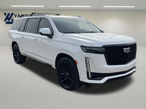 Used 2021 Cadillac Escalade ESV Sport Platinum w/ LPO, ONYX Package image 9