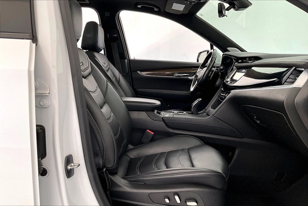 Used 2024 Cadillac XT6 AWD image 9