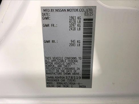 Used 2025 Nissan Altima 2.5 SV FWD image 31