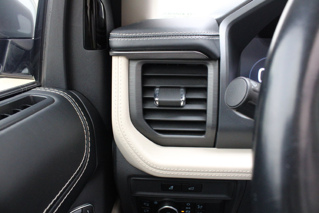 Used 2024 Ford Expedition Max Platinum AWD/4WD image 9
