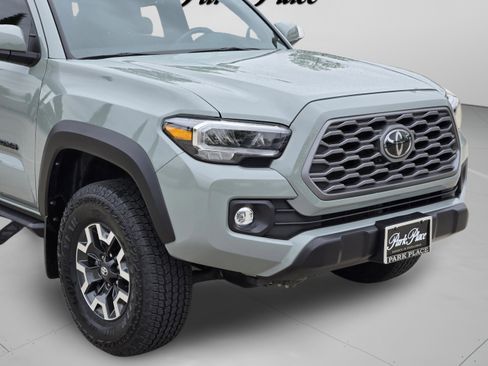 Used 2023 Toyota Tacoma TRD Off-Road w/ Technology Package AWD/4WD image 30