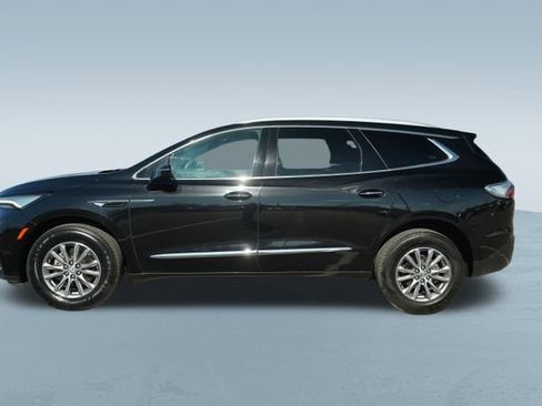 Used 2024 Buick Enclave Premium image 4