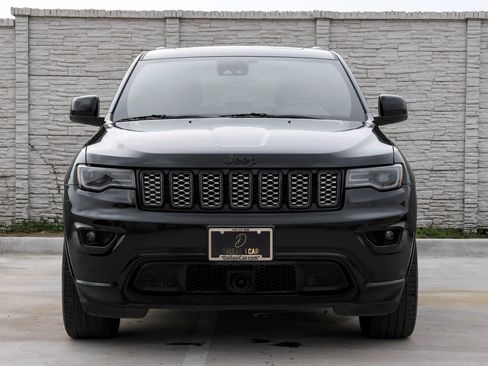 Used 2020 Jeep Grand Cherokee Altitude RWD image 6